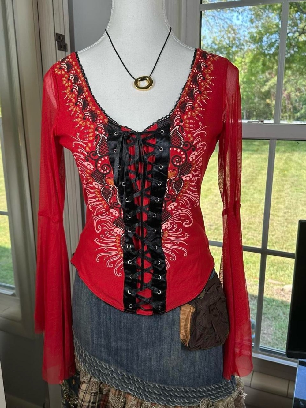 Red mesh bell sleeve corset top - Picture 5 of 6